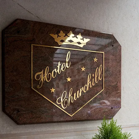 Churchill Ginebra