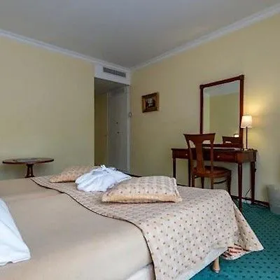 Hotel Churchill 4*