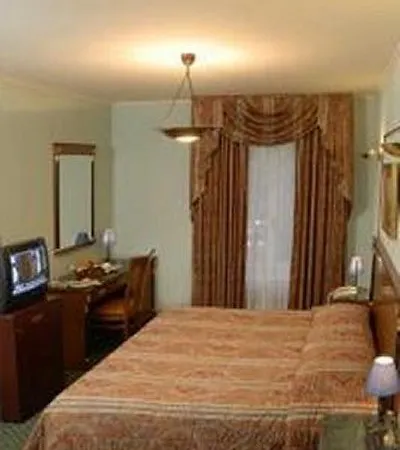 Hotel Churchill