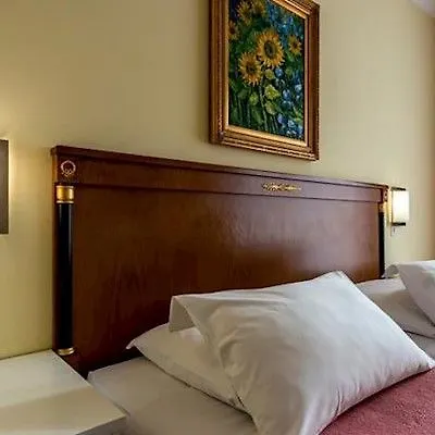 Churchill Hotel